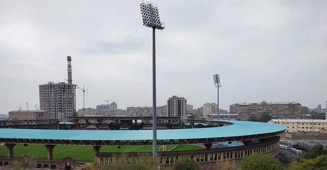 他以稳健的 他以稳健的