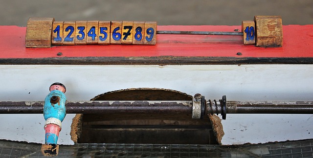 利用职务之 利用职务之